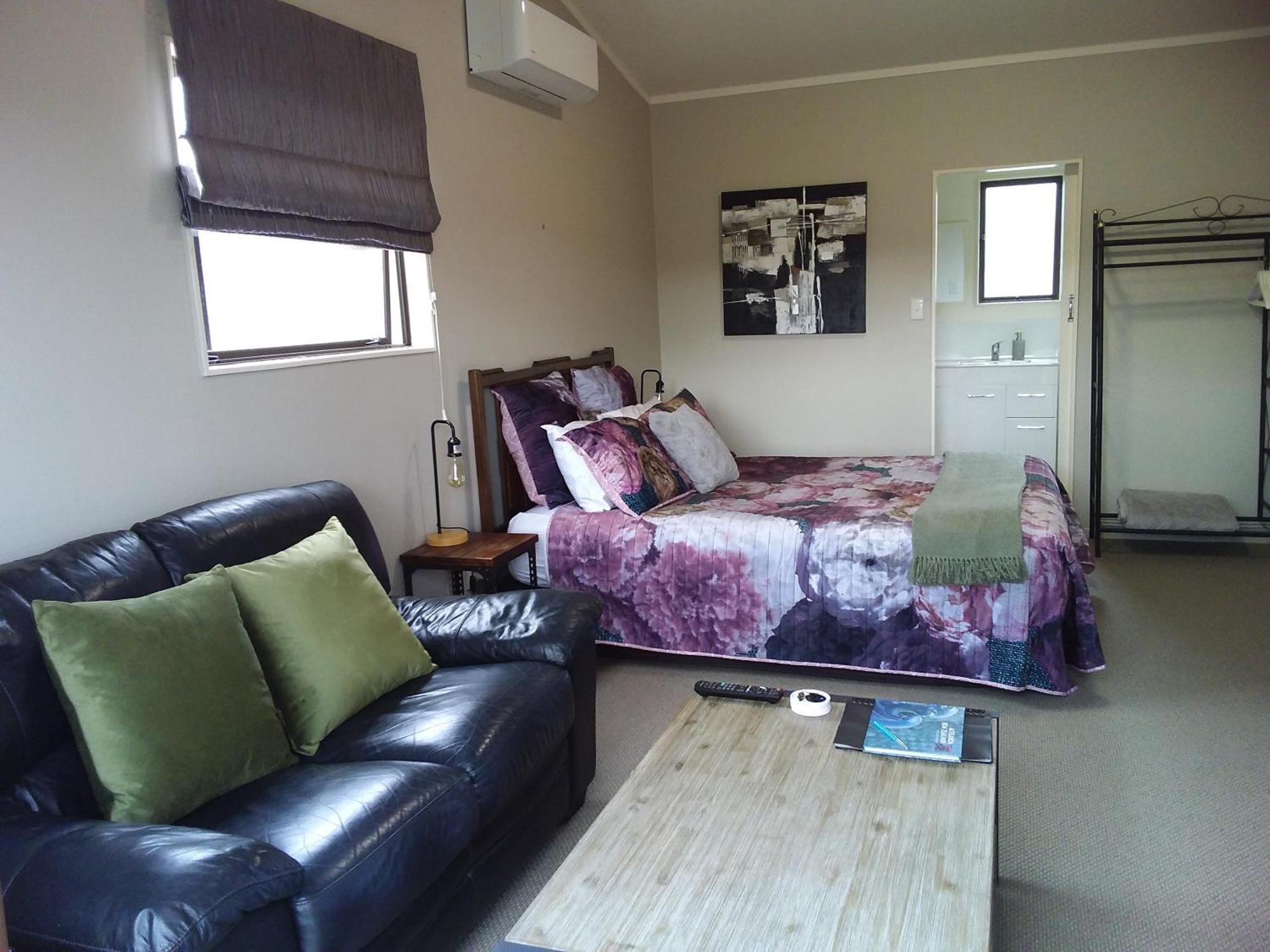 Chris And Dave'S B & B Otorohanga Ngoại thất bức ảnh